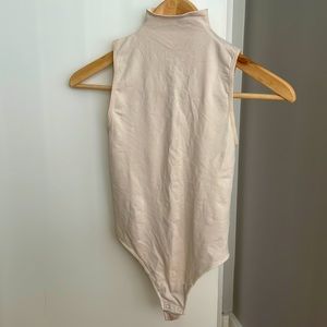 Babaton mockneck bodysuit denude xs